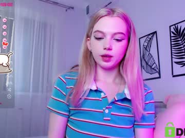 girl small_blondee image #3364199