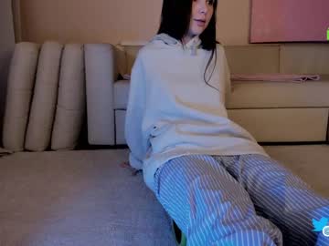 girl hollyextra image #5364016