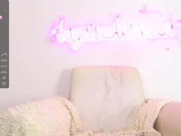 girl shycinderella image #5556712
