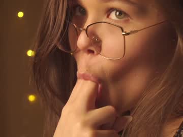 girl helenmoors image #4153744