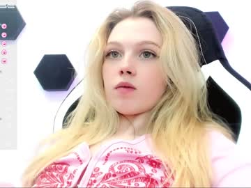 girl small_blondee image #3970841