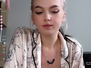 girl small_blondee image #5404791