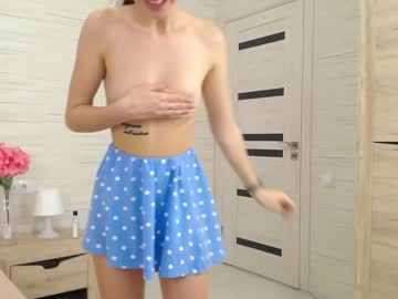 girl olivia_nikolson image #1983621