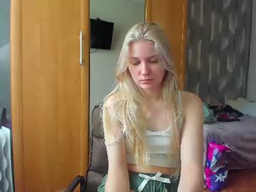 tiny_kiss sex webcam