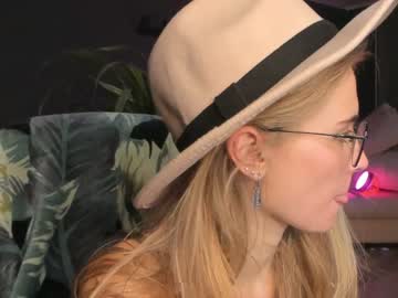 girl linellali image #2771467