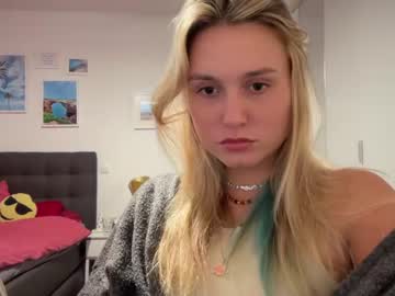 girl sarahsapling image #5507348