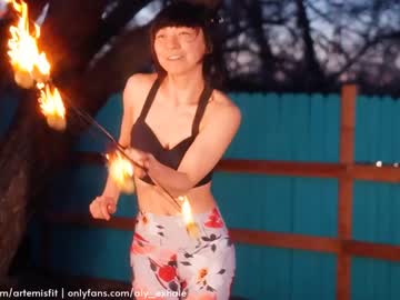 girl _exhale image #670487