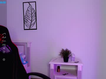 girl small_blondee image #3745679