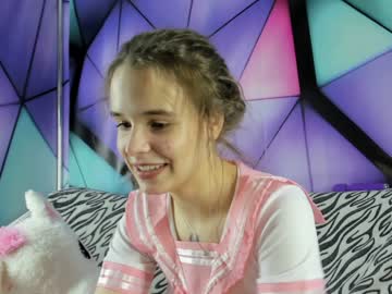 girl mittisky image #2996930