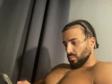 kingomzie sex webcam