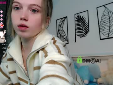 girl small_blondee image #3284782