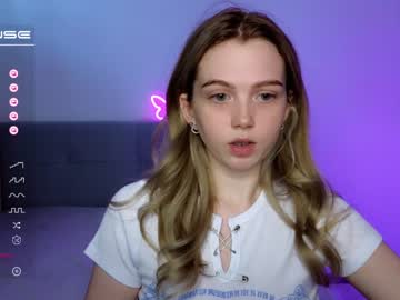 girl small_blondee image #4636889