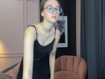 girl emily_barness image #2517685