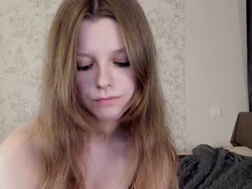 girl alainaestrada image #5504581