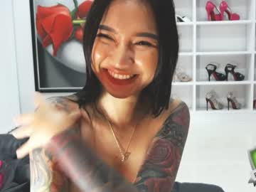 girl asianqueen93 image #3122625