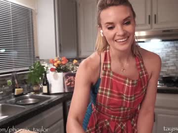girl phoenix_taylor image #3719658