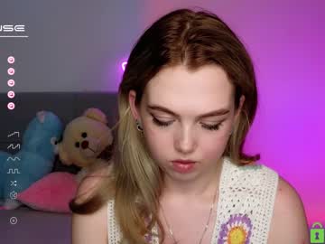 girl small_blondee image #4652548