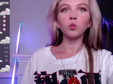 girl small_blondee image #2542301