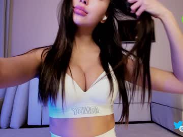 girl hollyextra image #4274431