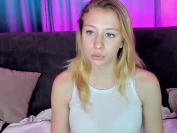 girl emily_tayl0r image #3076192
