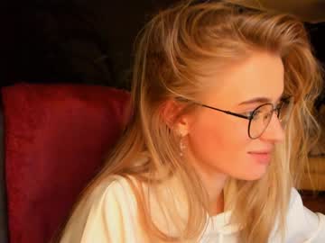 girl linellali image #2927996