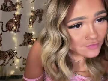 girl ari_02 image #4993263