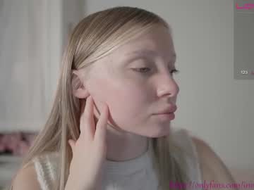 girl pureangeldolores image #5937128