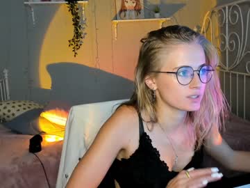 girl linellali image #2461529