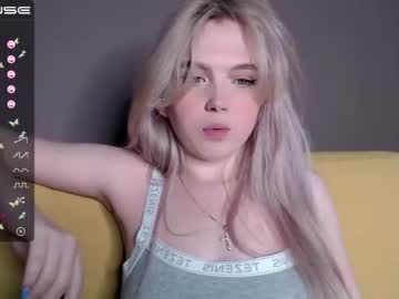 girl small_blondee image #1586941