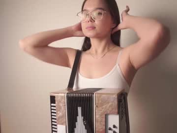 girl helenmoors image #3945423