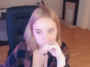 emiliaa_kolini sex webcam