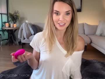 girl phoenix_taylor image #6602083
