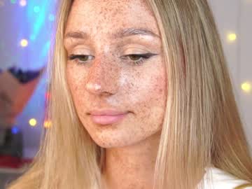 girl artease image #5506280
