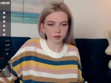 girl small_blondee image #1100023