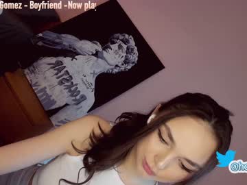 girl hollyextra image #2088325