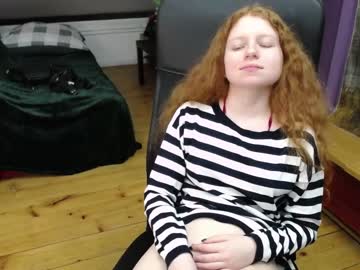 girl molly_redhead image #1039925