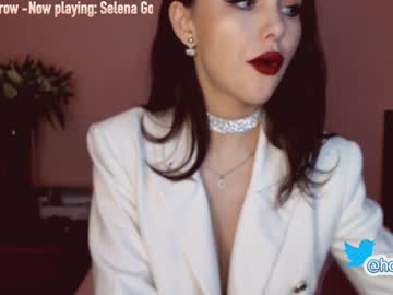 girl hollyextra image #2045810