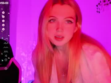 girl small_blondee image #3919828