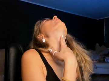 girl linellali image #2883082