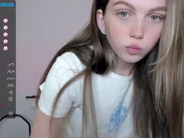 girl small_blondee image #2834240