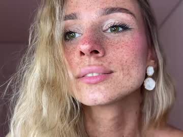 girl artease image #5958612