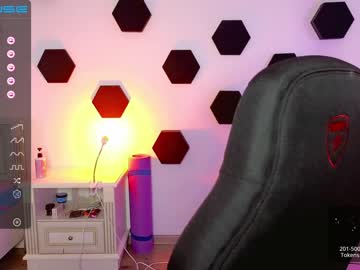 girl small_blondee image #4616301