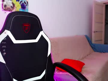 girl small_blondee image #3864374