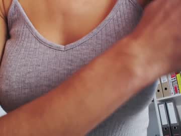 girl eat_mee_out image #2906874