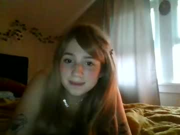 girl beeatrixlark image #2451502