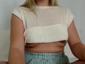 innocentblonde789 sex webcam