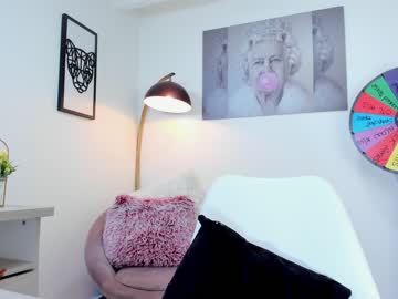 girl missniley image #733756