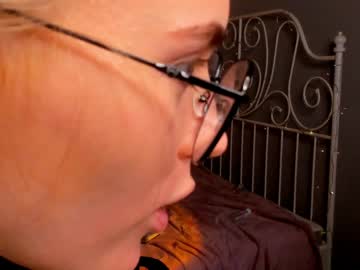 girl linellali image #2533333