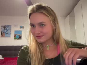 girl sarahsapling image #5442645