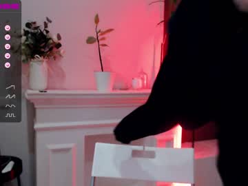 girl small_blondee image #2617194